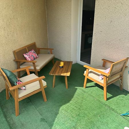 Appartement En Rez De Jardin Tout Equipe Fleurance Exterior photo